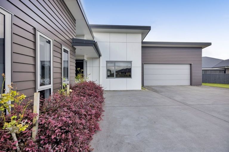 Photo of property in 7 Mercade Close, Stratford, 4332