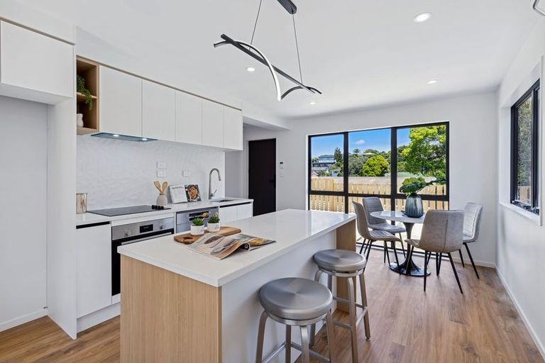 Photo of property in 8d Datura Place, Sunnynook, Auckland, 0620