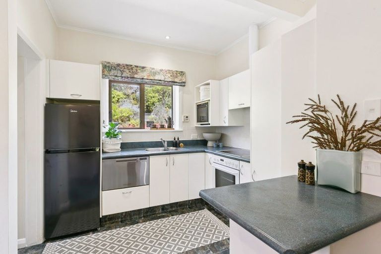 Photo of property in 26 The Quadrant, Miramar, Wellington, 6022