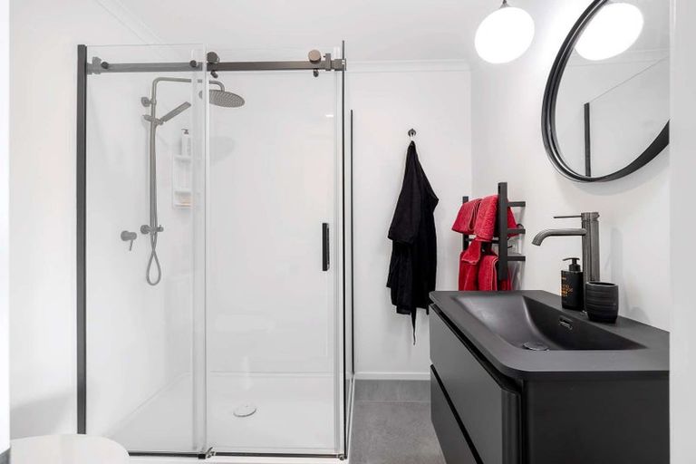 Photo of property in 1 Shakespeare Road, Bastia Hill, Whanganui, 4500