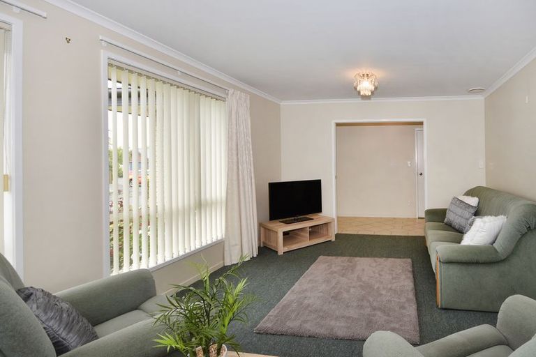 Photo of property in 41 Greig Place, Pukekohe, 2120