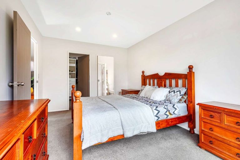 Photo of property in 8 Latham Stubbs Crescent, Waipawa, 4210