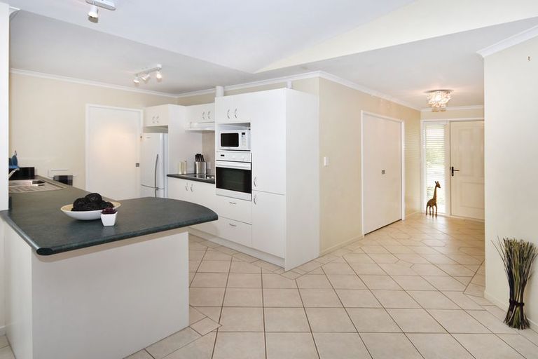 Photo of property in 41 Greig Place, Pukekohe, 2120
