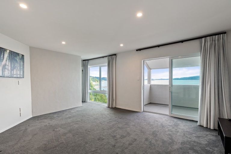 Photo of property in 5 Rangiuru Road, Mahina Bay, Lower Hutt, 5013