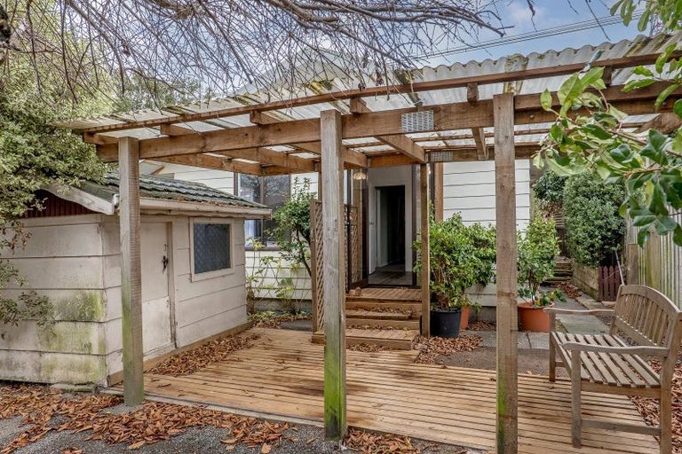 Photo of property in 6 Malabar Crescent, Broomfield, Christchurch, 8042