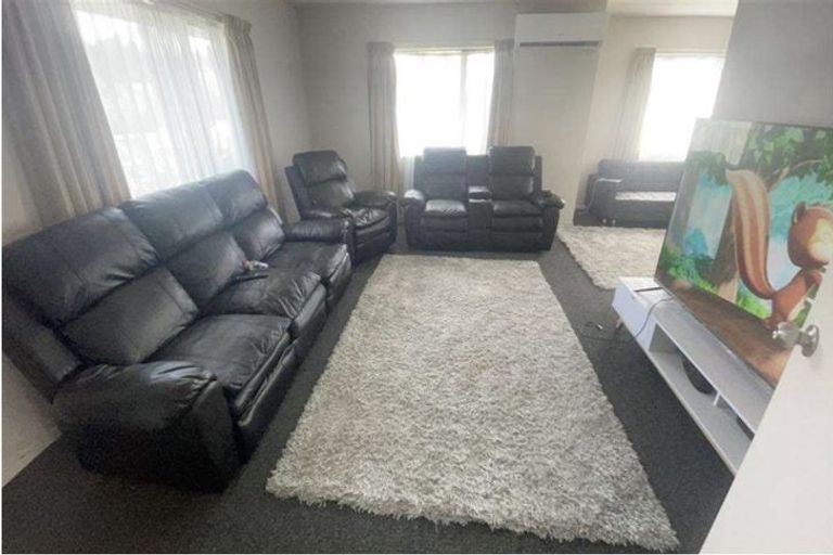 Photo of property in 8 Matuhi Grove, Papatoetoe, Auckland, 2025