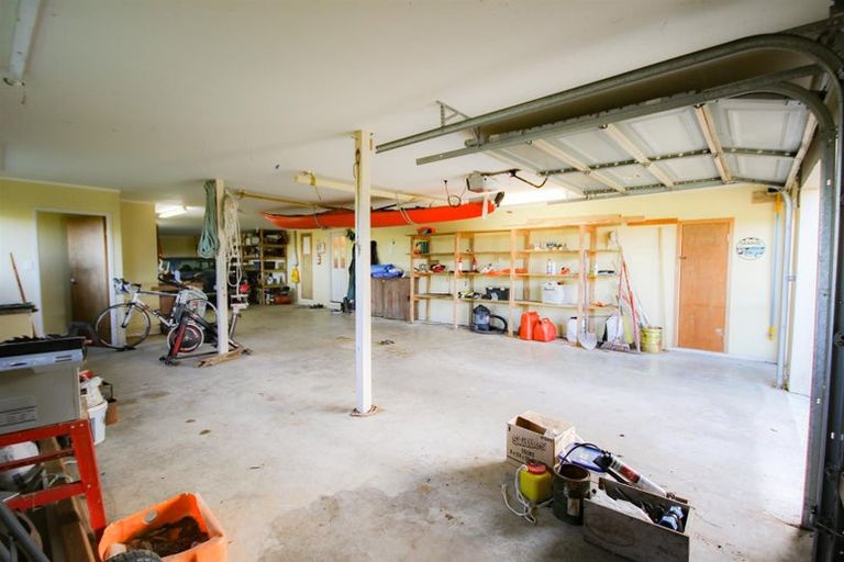 Photo of property in 16 Kotare Crescent, Pahi, Paparoa, 0571