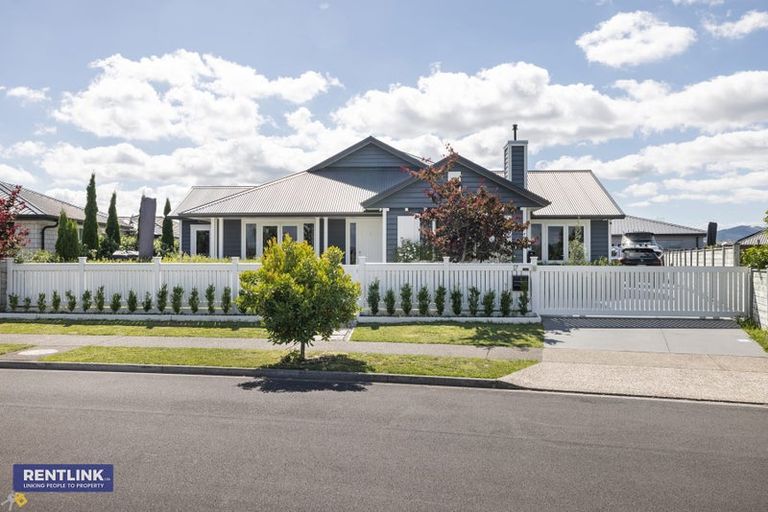 Photo of property in 17 Matepu Crescent, Pyes Pa, Tauranga, 3112