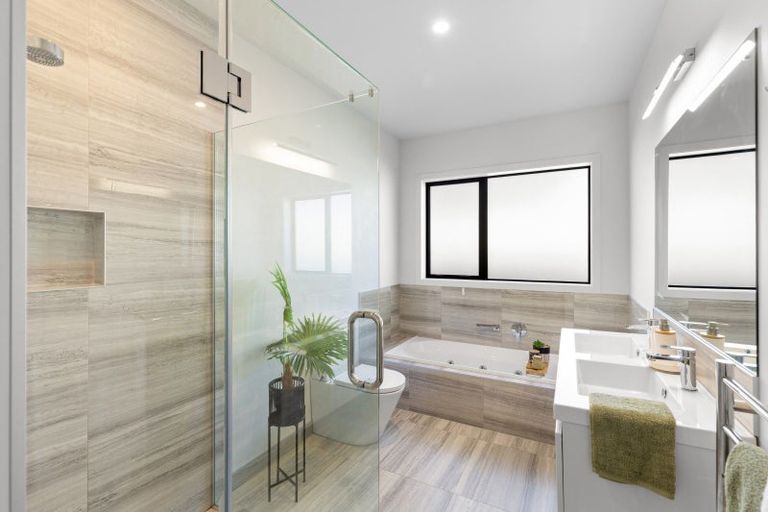 Photo of property in 42 Sardinia Grove, Fitzherbert, Palmerston North, 4410