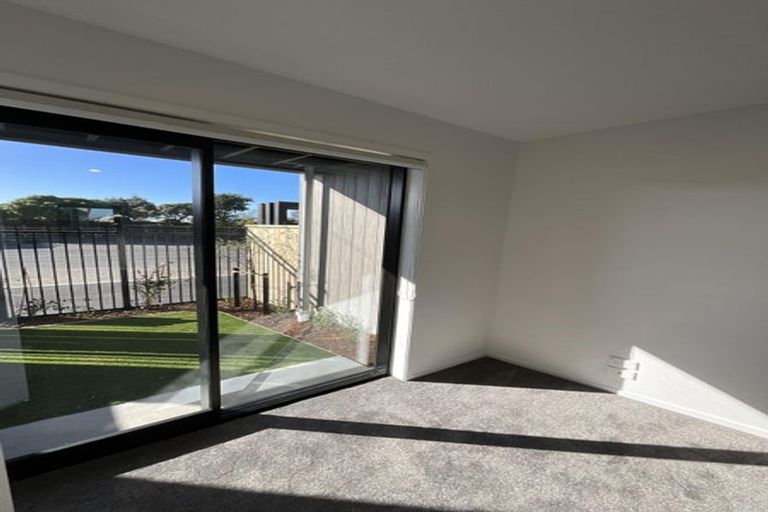 Photo of property in 231u3 Marine Parade, Seatoun, Wellington, 6022