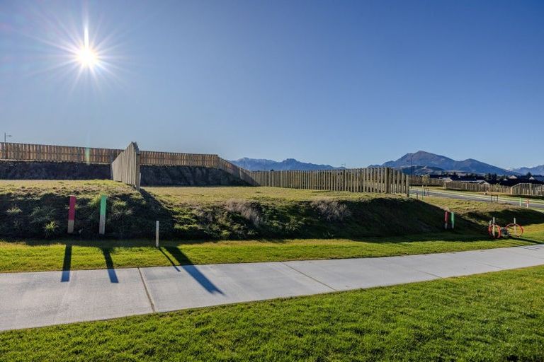 Photo of property in 86 Northlake Drive, Wanaka, 9305