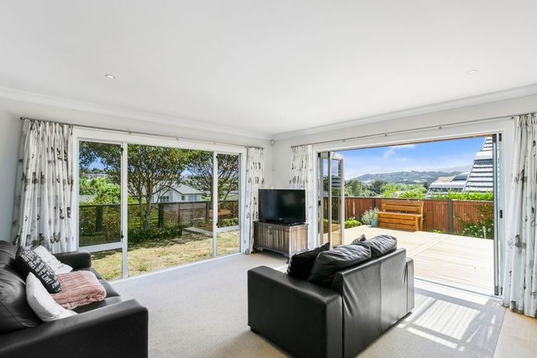 Photo of property in 19 Navigation Drive, Whitby, Porirua, 5024