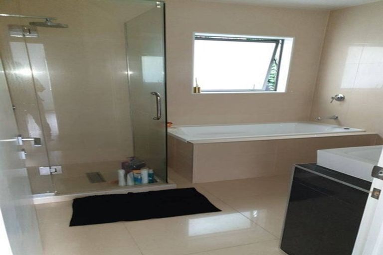 Photo of property in 234 Beach Haven Road, Beach Haven, Auckland, 0626
