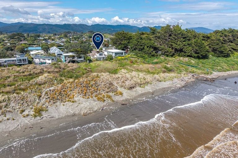 Photo of property in 23 Tutere Street, Waikanae Beach, Waikanae, 5036