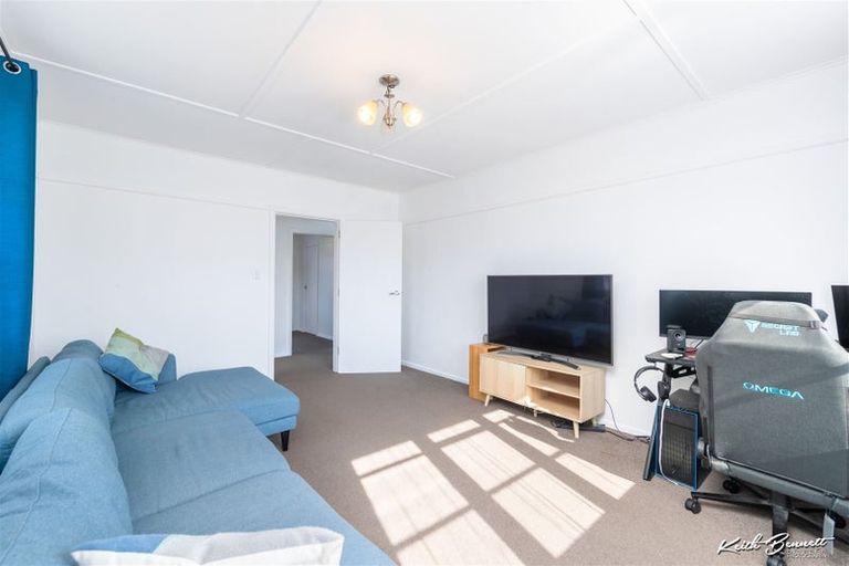 Photo of property in 25 Hewer Crescent, Naenae, Lower Hutt, 5011