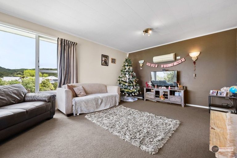 Photo of property in 70 Major Drive, Kelson, Lower Hutt, 5010