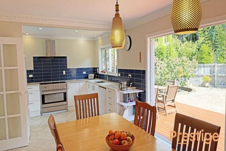 Photo of property in 29 Holyoake Place, Chatswood, Auckland, 0626