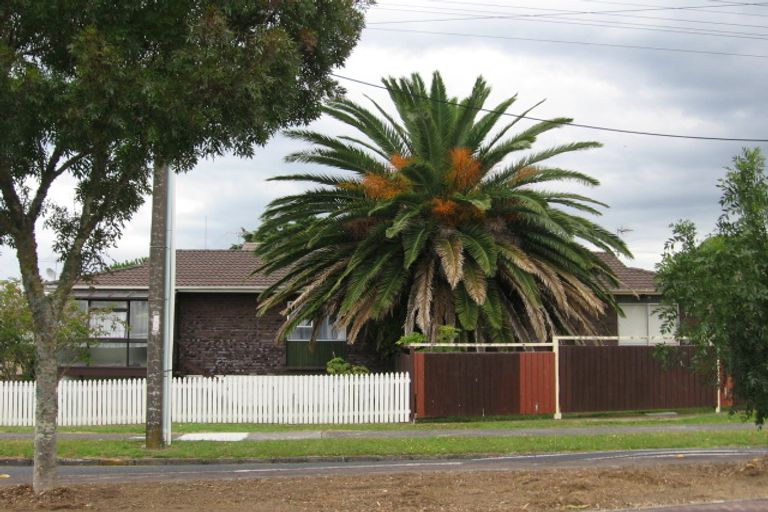Photo of property in 2/56 Rimu Street, New Lynn, Auckland, 0600