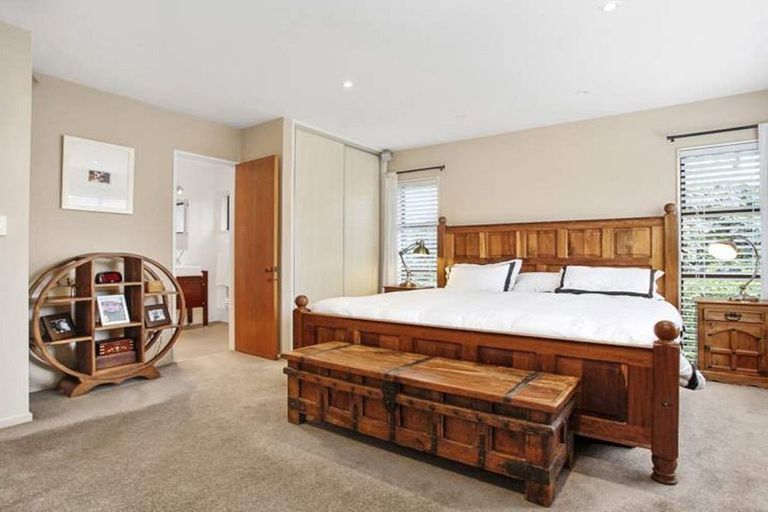 Photo of property in 1/1 Long Street, Torbay, Auckland, 0630