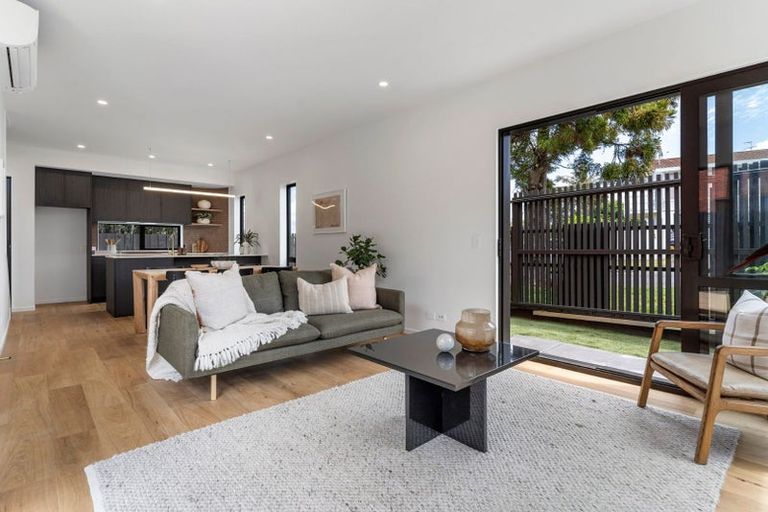 Photo of property in 99c Hillcrest Avenue, Hillcrest, Auckland, 0627