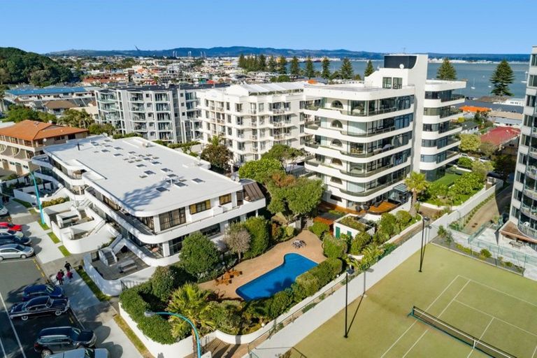 Photo of property in 21 Maunganui Road, Mount Maunganui, 3116