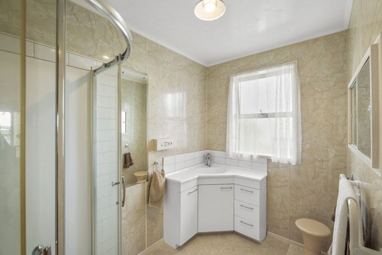 Photo of property in 30 Hartley Terrace, Massey, Auckland, 0614