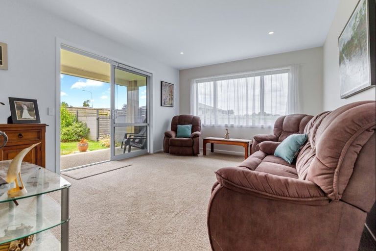 Photo of property in 5 Oak Place, Levin, 5510
