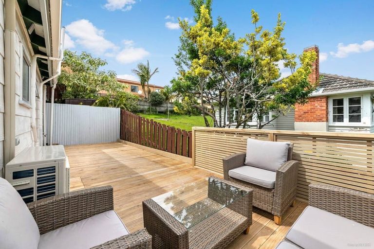 Photo of property in 3/23 Craigbank Avenue, New Lynn, Auckland, 0600