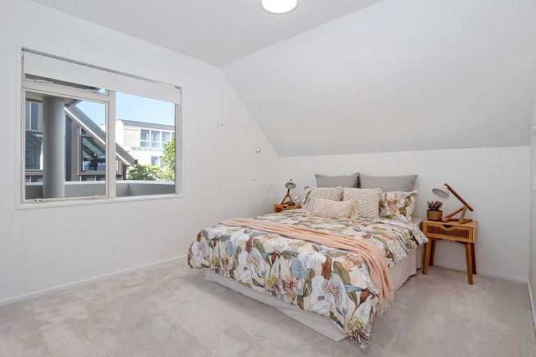 Photo of property in 28 The Mall, Mount Maunganui, 3116