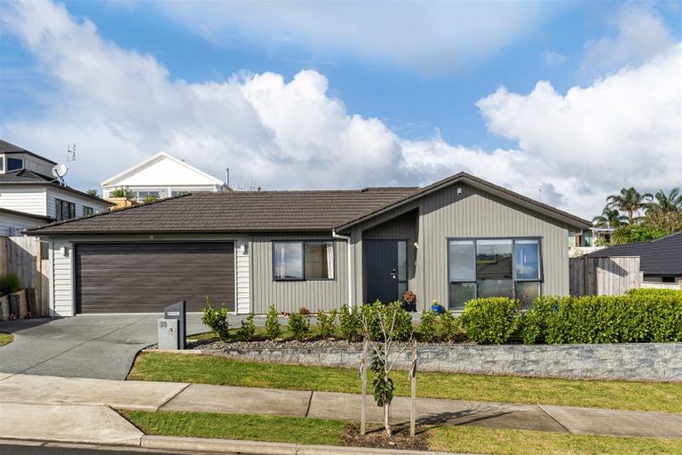 Photo of property in 39 Symes Drive, Red Beach, 0932