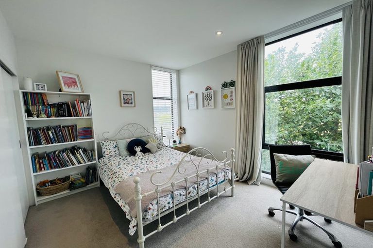 Photo of property in 240 Hobsonville Point Road, Hobsonville, Auckland, 0616