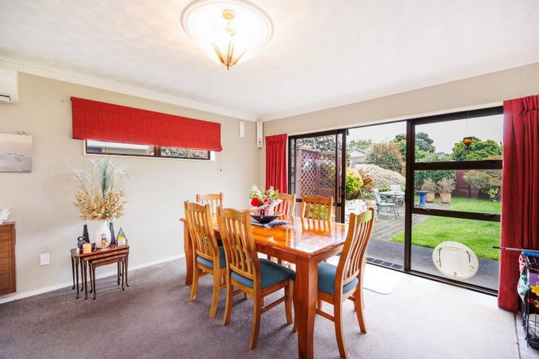 Photo of property in 135 Amberley Avenue, Highbury, Palmerston North, 4412