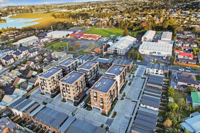 Photo of property in 303/3 Rauemi Way, Te Atatu South, Auckland, 0610