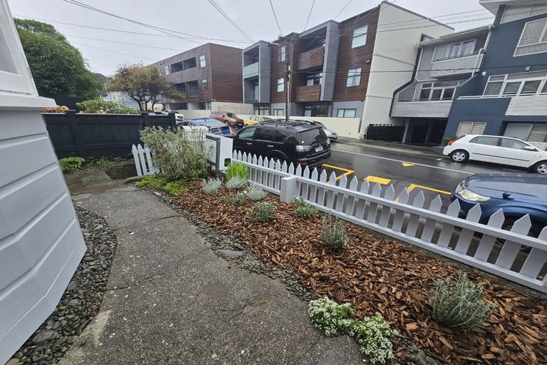 Photo of property in 168 Tasman Street, Mount Cook, Wellington, 6021