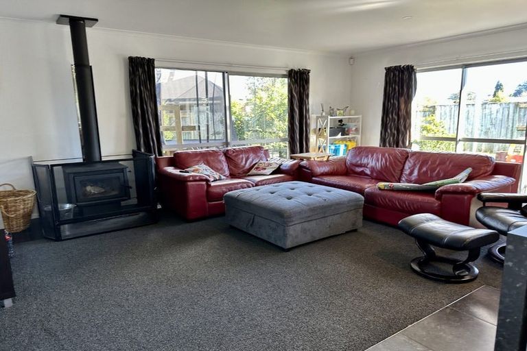 Photo of property in 24a Oak Crescent, Ashhurst, 4810