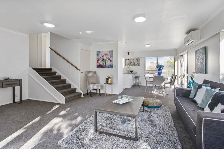 Photo of property in 1/72 Stanaway Street, Hillcrest, Auckland, 0627