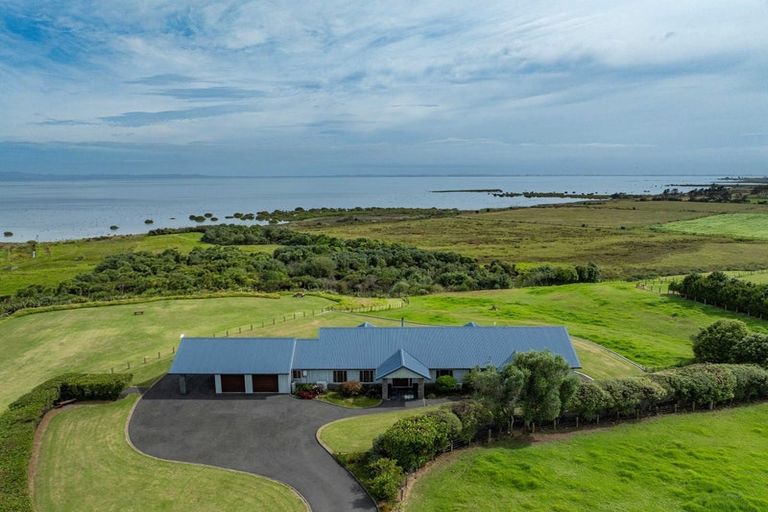 Photo of property in 337d Clarks Beach Road, Clarks Beach, Pukekohe, 2679