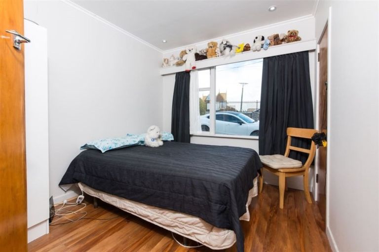 Photo of property in 52 Pleasant Road, Glen Eden, Auckland, 0602