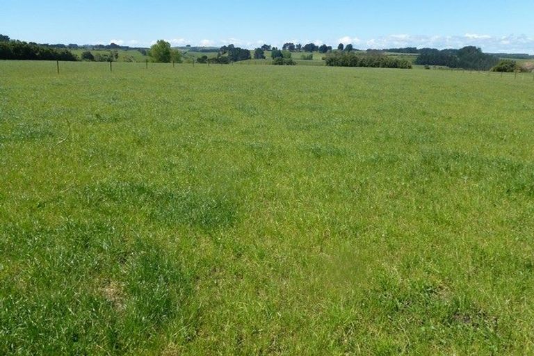 Photo of property in 210 Turuturu Road, Hawera, 4674