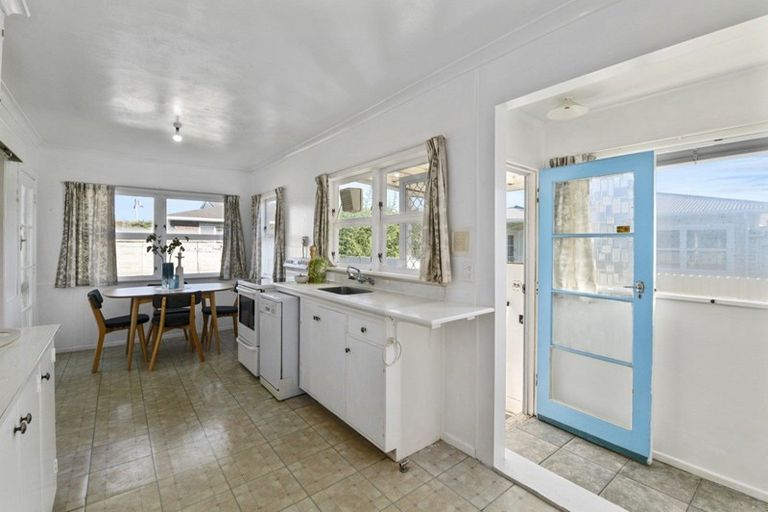 Photo of property in 5 Eton Place, Levin, 5510