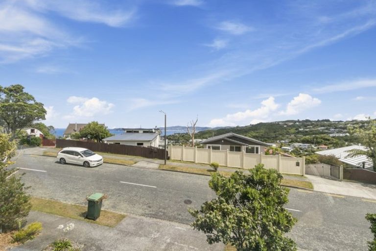 Photo of property in 51 Cypress Drive, Maungaraki, Lower Hutt, 5010