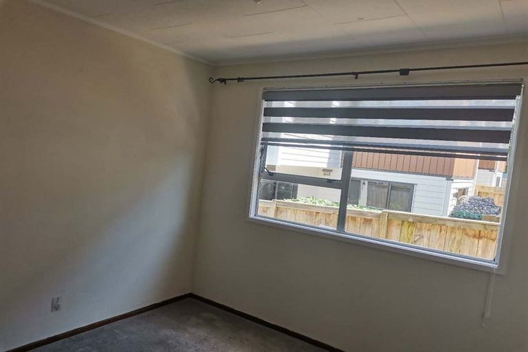 Photo of property in 74 Casuarina Road, Half Moon Bay, Auckland, 2012