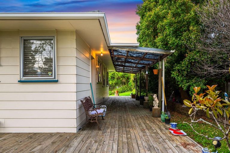 Photo of property in 62 Kamara Road, Glen Eden, Auckland, 0602