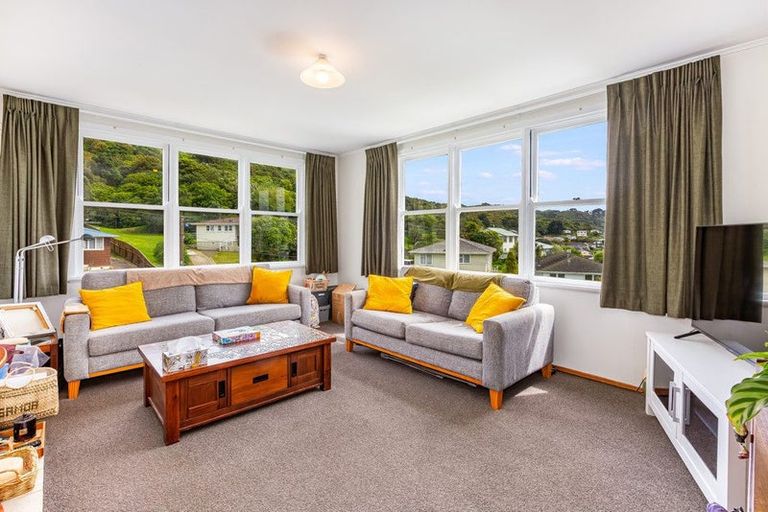 Photo of property in 17 Aparangi Crescent, Elsdon, Porirua, 5022