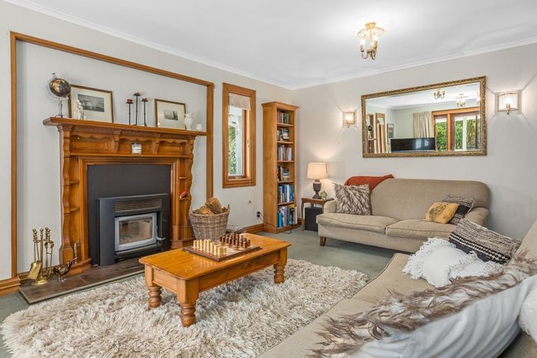 Photo of property in 28 Observatory Close, Whitby, Porirua, 5024