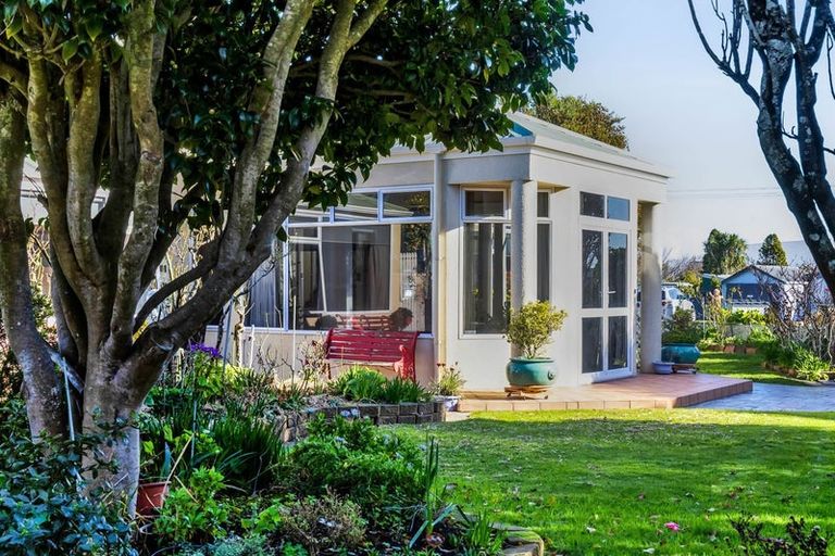 Photo of property in 74 South Road, Manaia, 4612