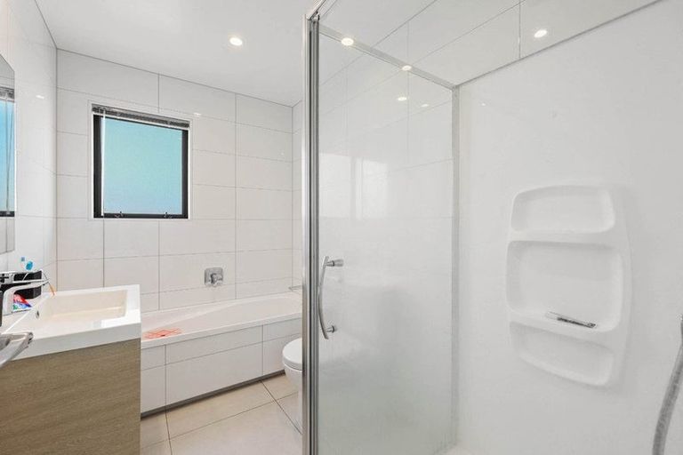 Photo of property in 1 Bonnette Road, Flat Bush, Auckland, 2019