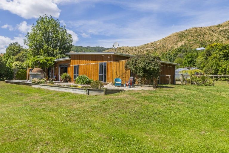 Photo of property in 45 Mahaki Road, Nikau Valley, Paraparaumu, 5032