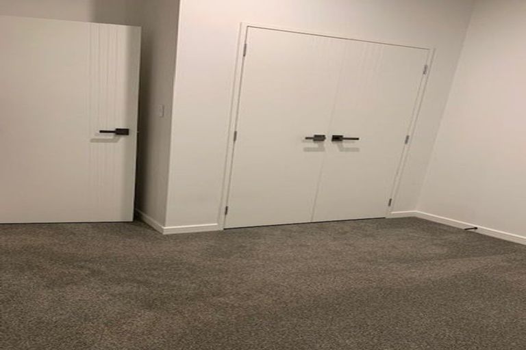 Photo of property in 10 Haku Road, Flat Bush, Auckland, 2019