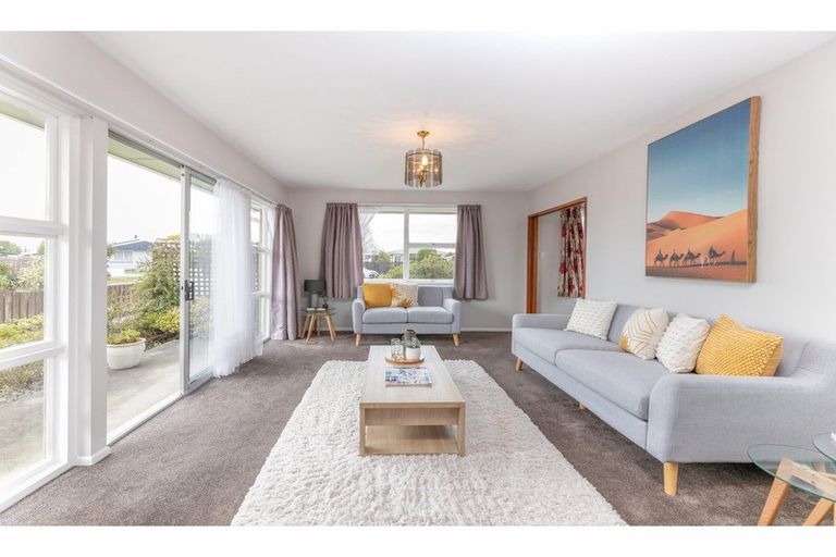 Photo of property in 37 Woodgrove Avenue, North New Brighton, Christchurch, 8083